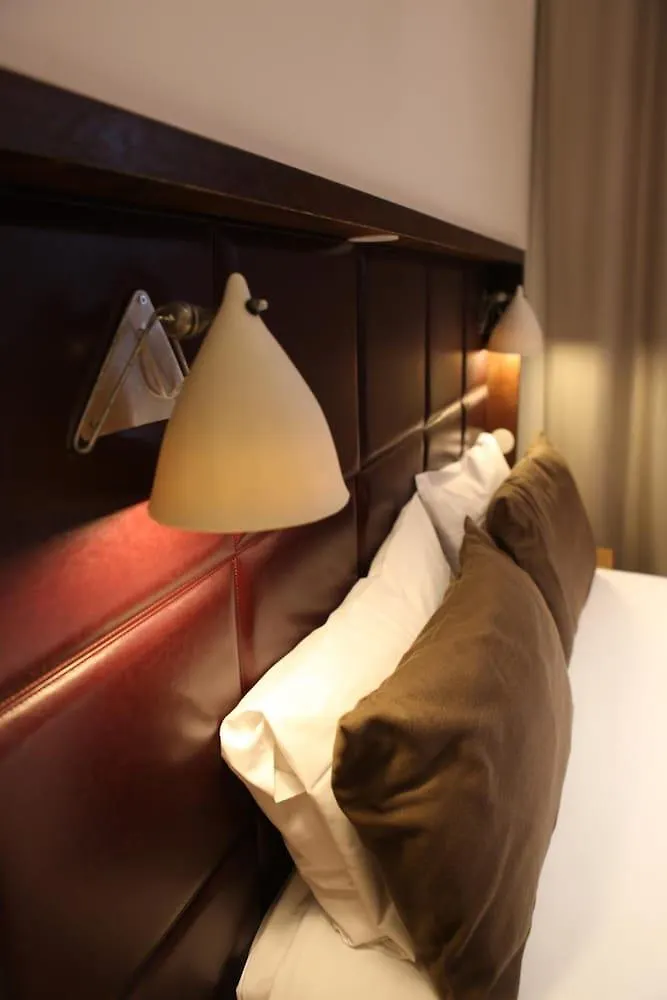 Szálloda Aulivia Opera 4*